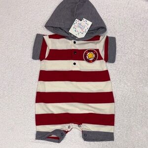 Small steps Red White Striped hooded all star champ short romper 3/6m nwt 90’s